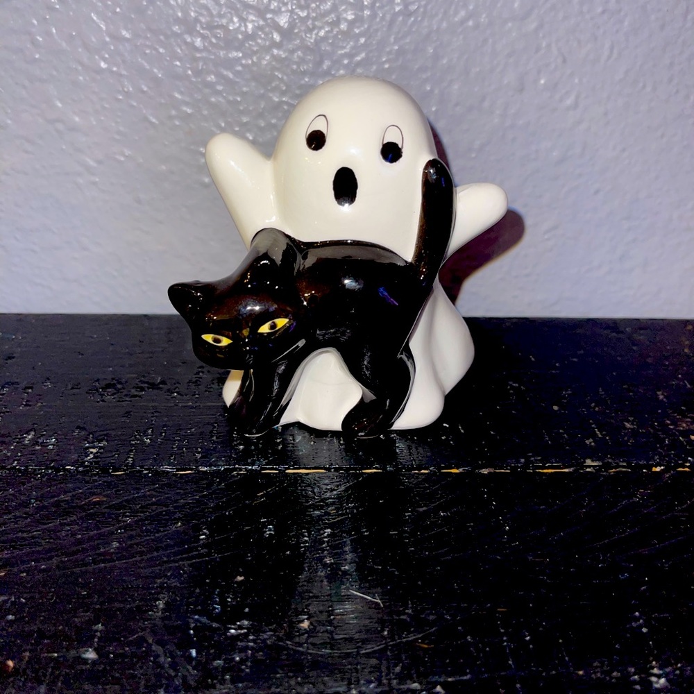 Target ghost with cat ceramic